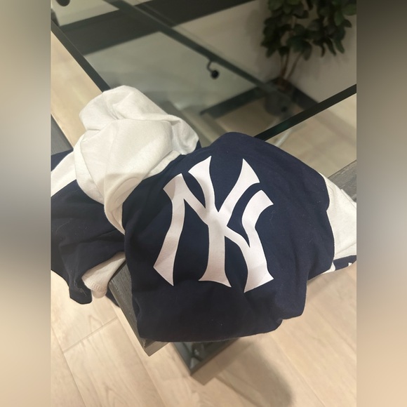 PINK NY Yankees Top - Picture 3 of 3